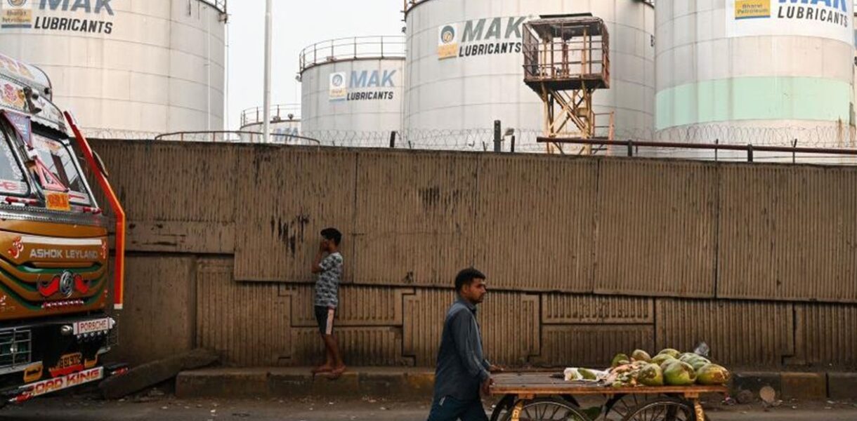 Поставки нафти з РФ в Індію впали до найнижчого рівня за три роки - ЗМІ