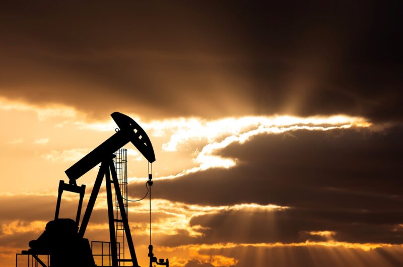 Ціни на нафту почали зростати після рекордного падіння - ЗМІ