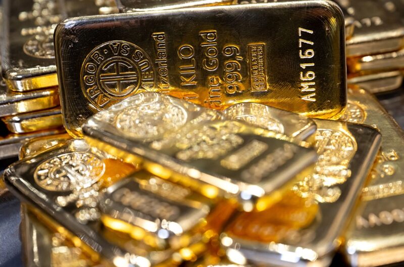 Золото та срібло розпочали рік зі зростання