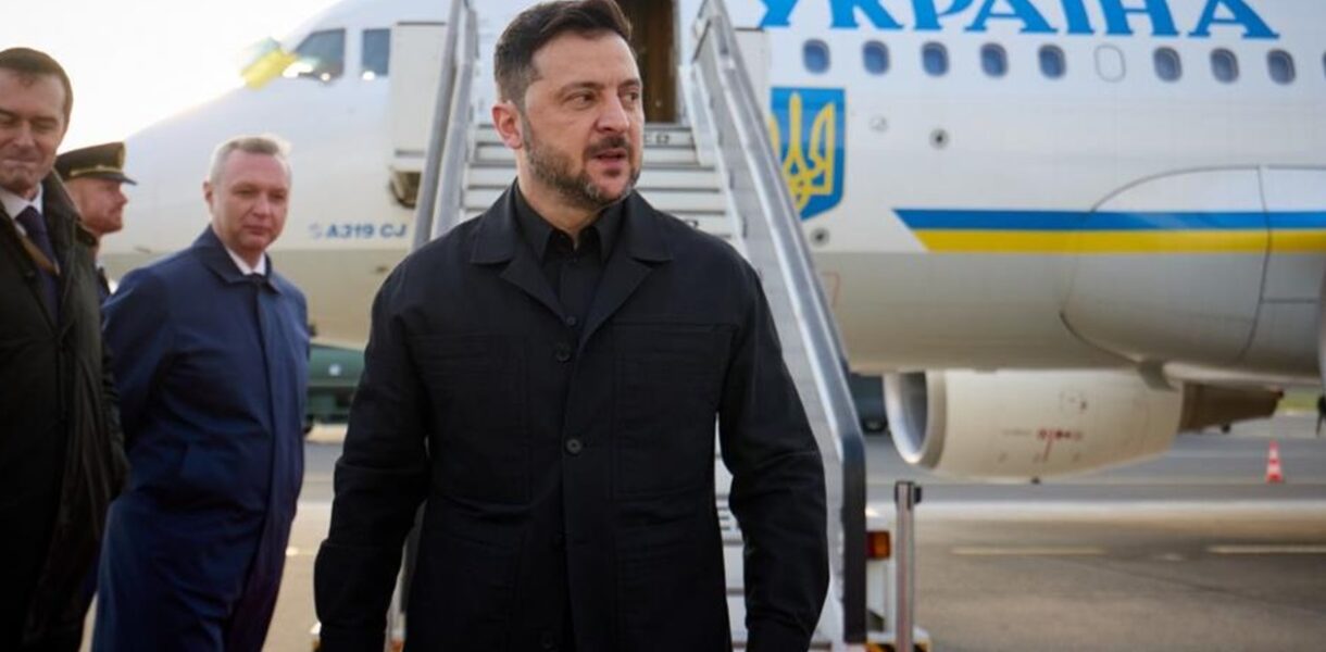 Зеленський прибув з візитом у Париж