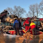 На Львівщині автобус налетів на відбійник, є поранені