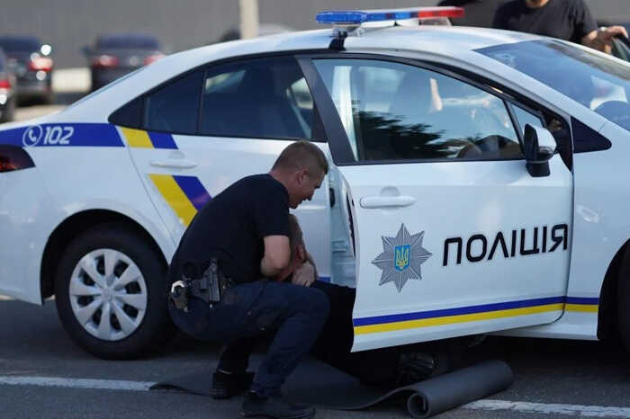 "Служба в тилу" за 12 тисяч доларів: у Києві затримали ділка з ухилення від мобілізації