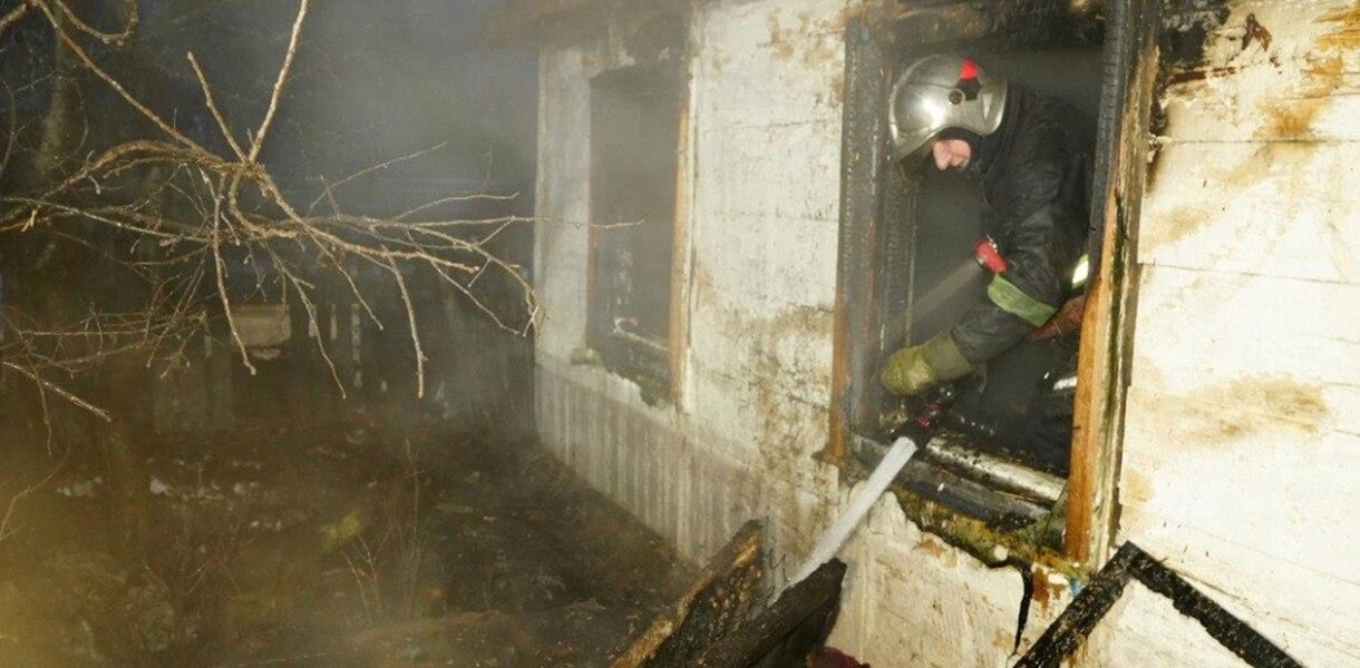 На Житомирщині жінка і двоє дітей загинули під час пожежі