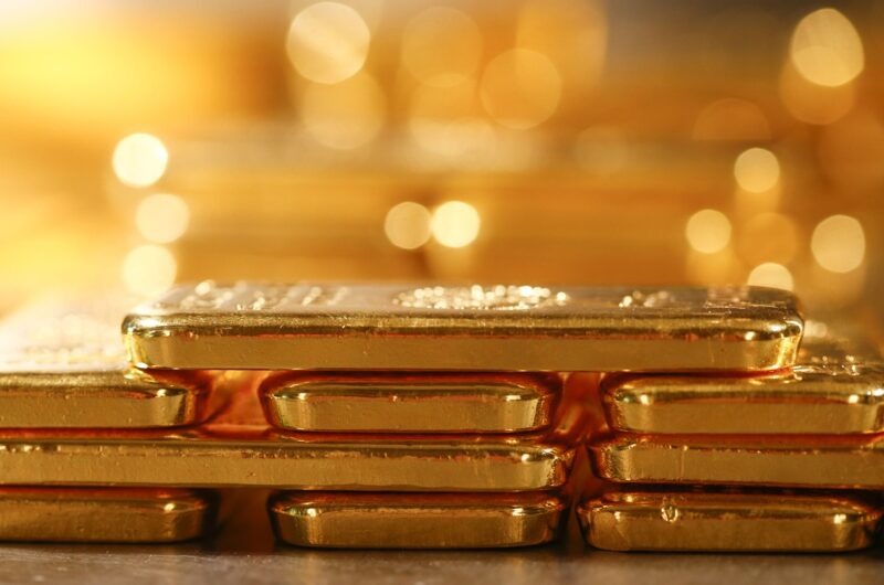 Золото наблизилося до $5 тис. за унцію