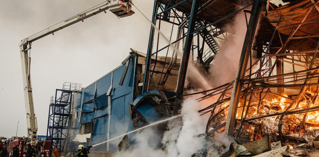 Росіяни вдарили ракетою по передмістю Харкова