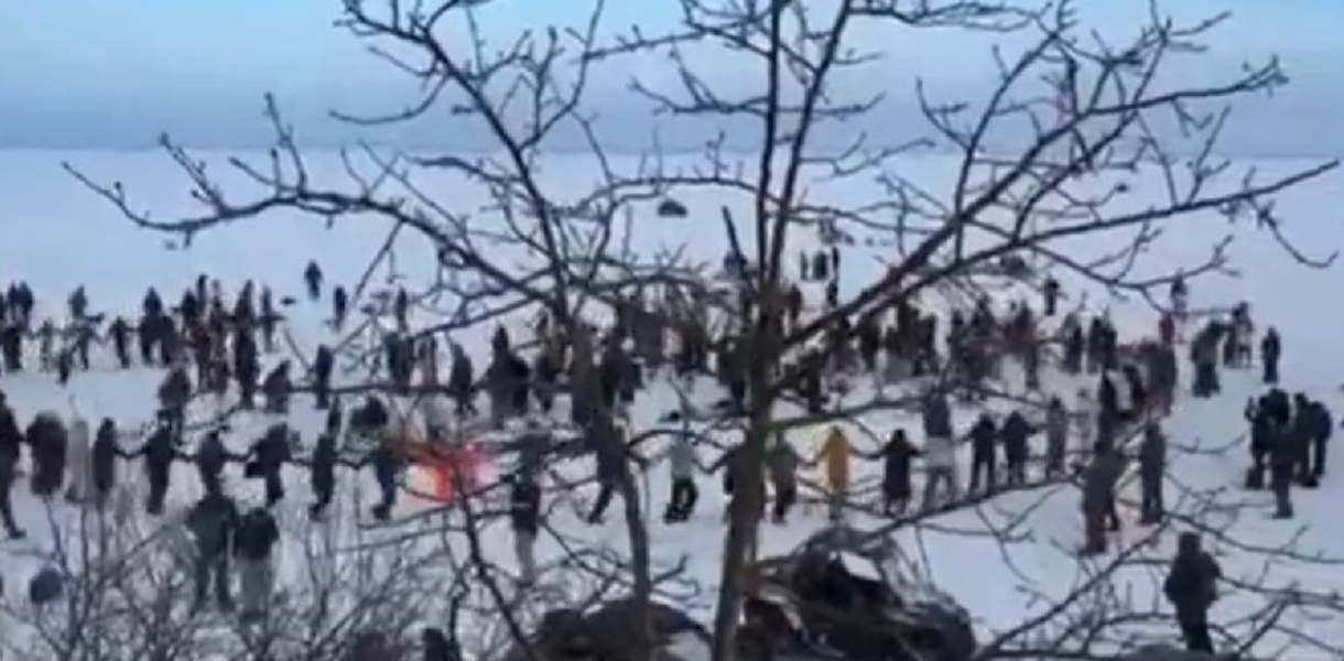 Рятувальники закликали українців не проводити "вечірки" на кризі