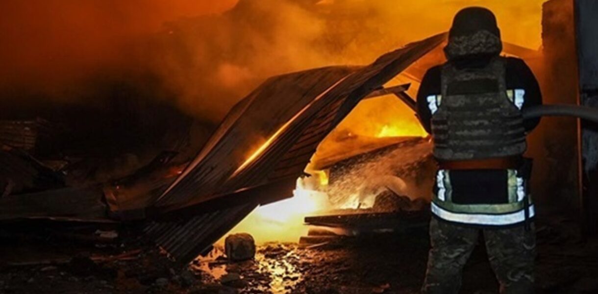 У Запоріжжі після атаки РФ спалахнула пожежа