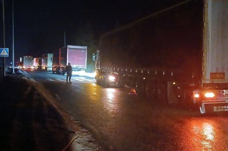 Київ обмежив в’їзд вантажівок через снігопад