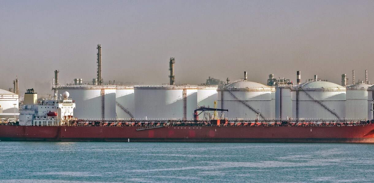 Саудівська нафта ринула до Китаю після рекордних знижок