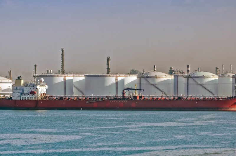 Саудівська нафта ринула до Китаю після рекордних знижок