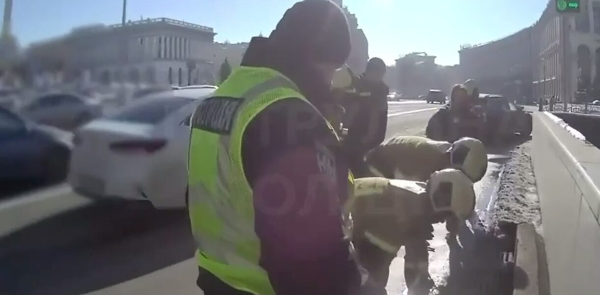 В центрі Києва діти заблукали в каналізації