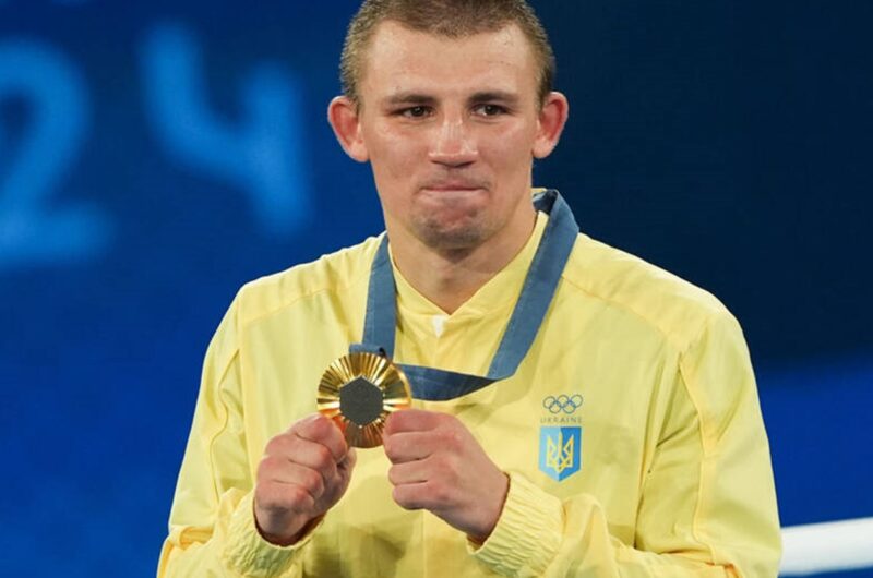 Усик як промоутер анонсує профі-дебют Хижняка