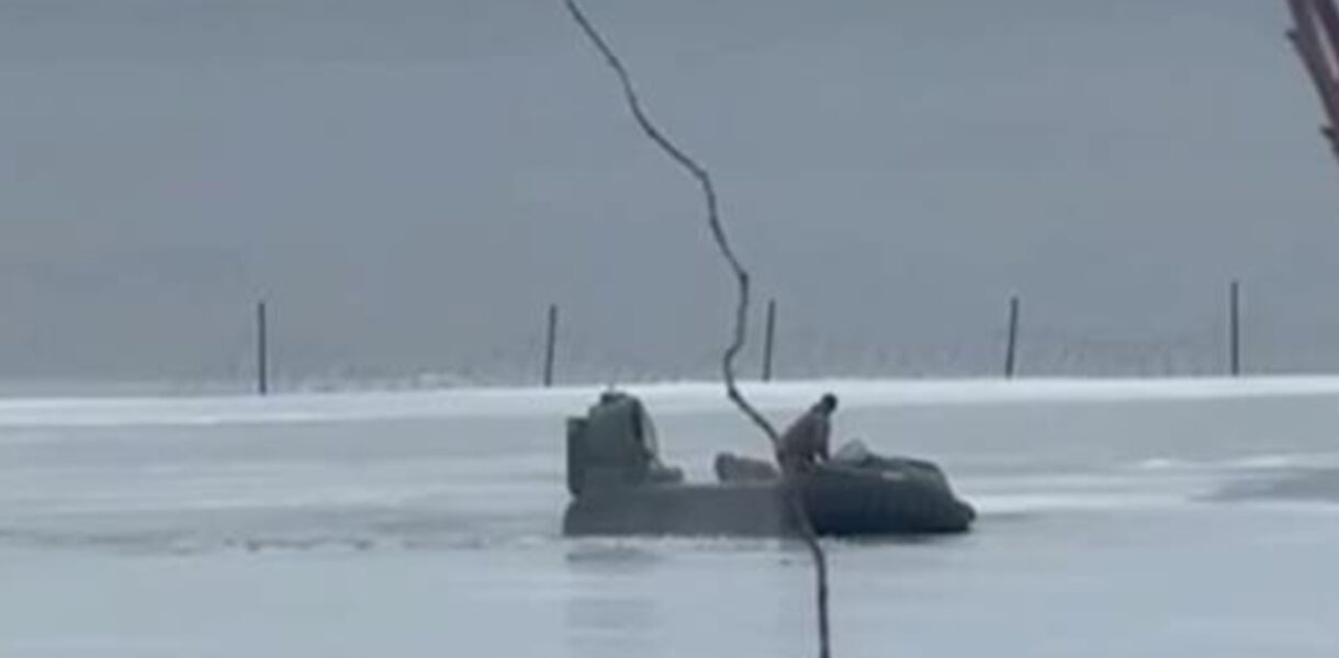 На Одещині прикордонники врятували дітей, які провалилися під лід