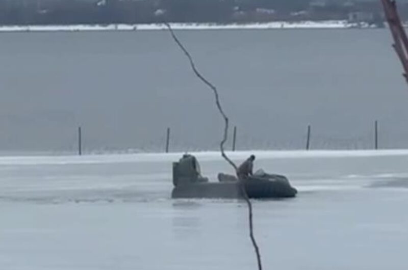 На Одещині прикордонники врятували дітей, які провалилися під лід