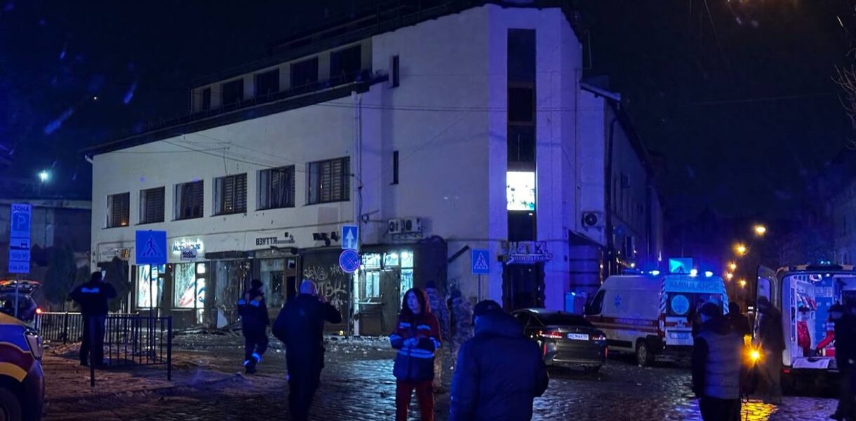У центрі Львова прогриміли вибухи