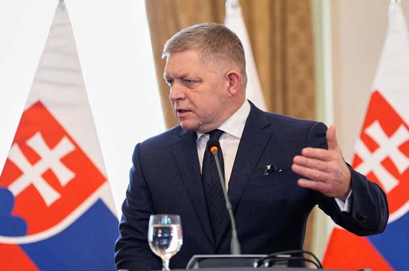 Фіцо готовий зустрітися з Зеленським в одній з країн ЄС