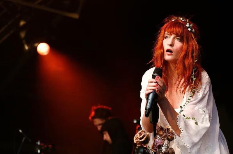 Флоренс Велч захистила український прапор на концерті у Празі