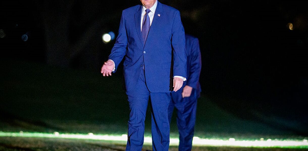 Демократи вимагають від Трампа відновити санкції проти нафти РФ