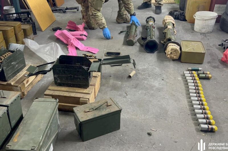 Мільйонний "бізнес": військові продавали зброю, викрадену з фронту