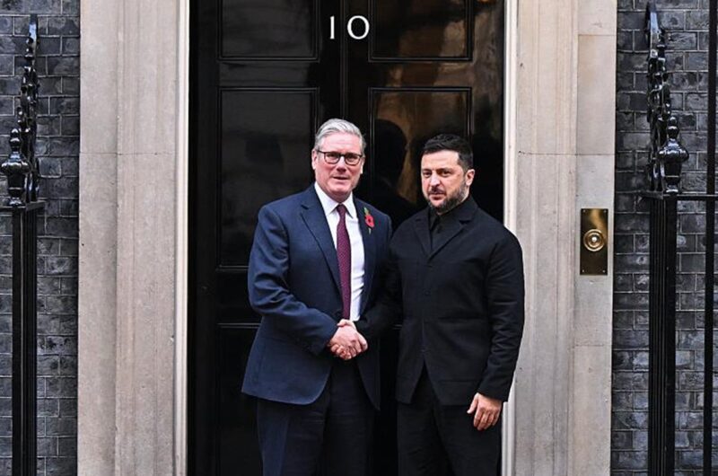 Зеленський прибув з візитом у Лондон