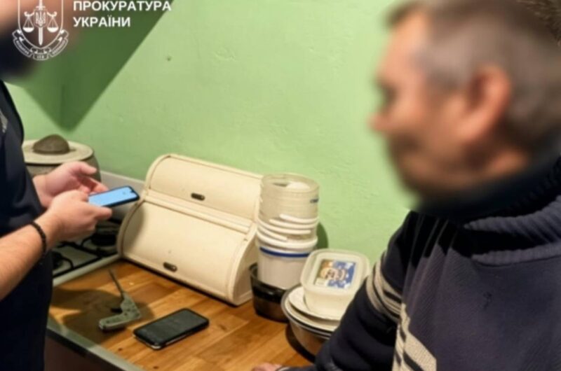 Буковинець змушував дітей створювати порно