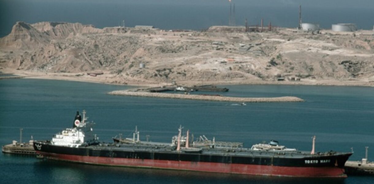 США розглядають зняття санкцій з іранської нафти