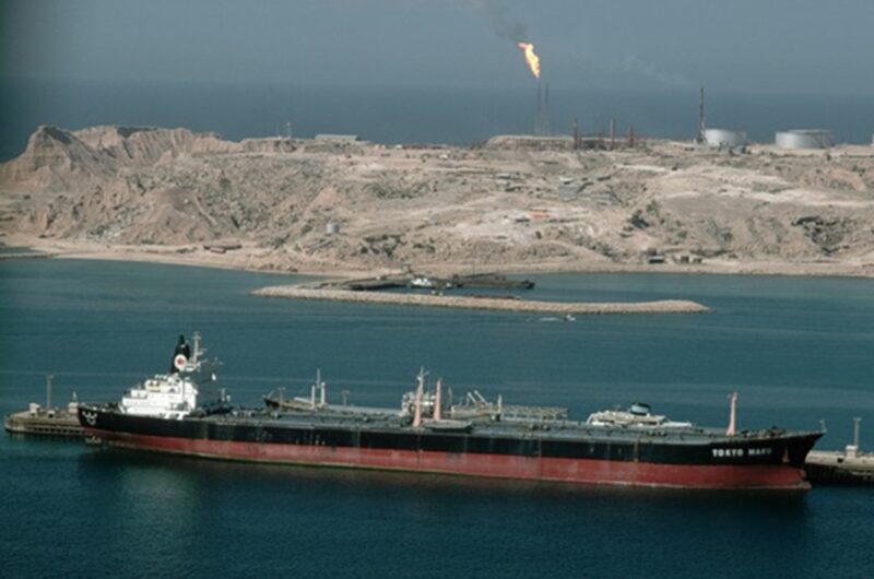 США розглядають зняття санкцій з іранської нафти