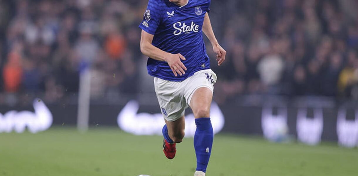 Миколенко заслуговує залишитися в Евертоні, уважають у клубі