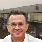 Керівник держзаводу «Буревісник» Олександр Плотніков вимагав “данину” з орендарів і ховав розкішні авто через родичів