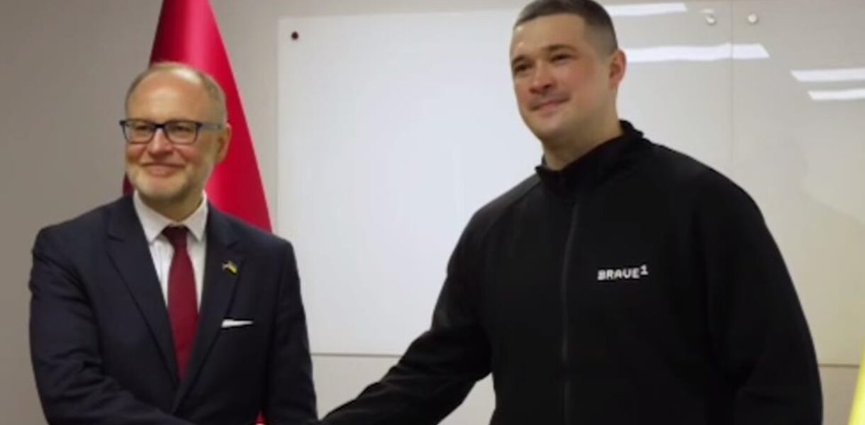 Латвія почала передавати Україні партії бойових бронемашин CVR(T)