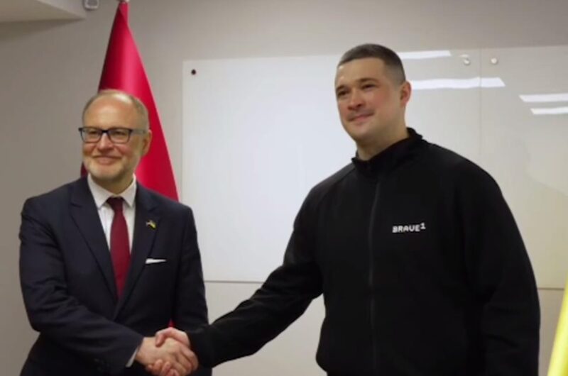 Латвія почала передавати Україні партії бойових бронемашин CVR(T)