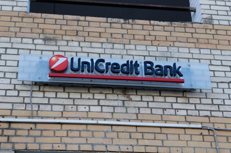 UniCredit ліквідує банк у Росії - ЗМІ