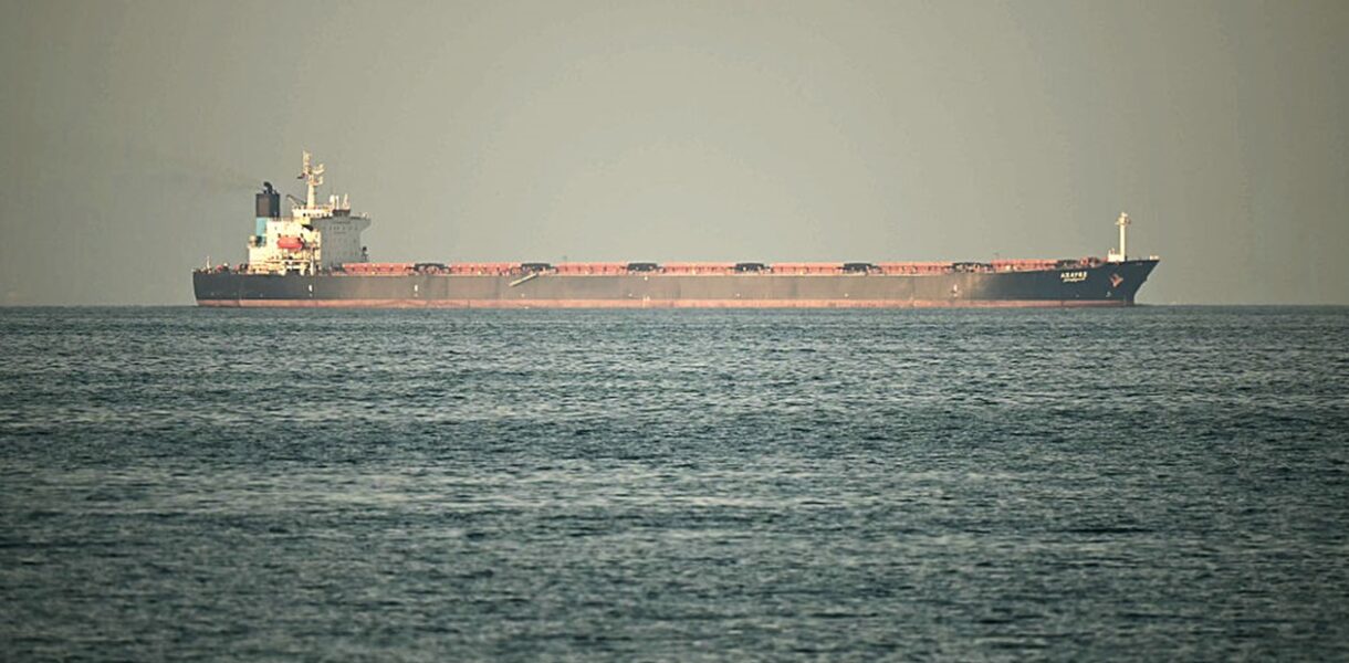 Перший танкер з нафтою пройшов Ормузьку протоку після блокади США
