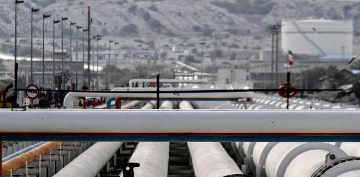 Іран скорочує видобуток нафти, але є нюанс - ЗМІ