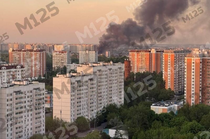 Москву атакують дрони, горять промислові об'єкти РФ
