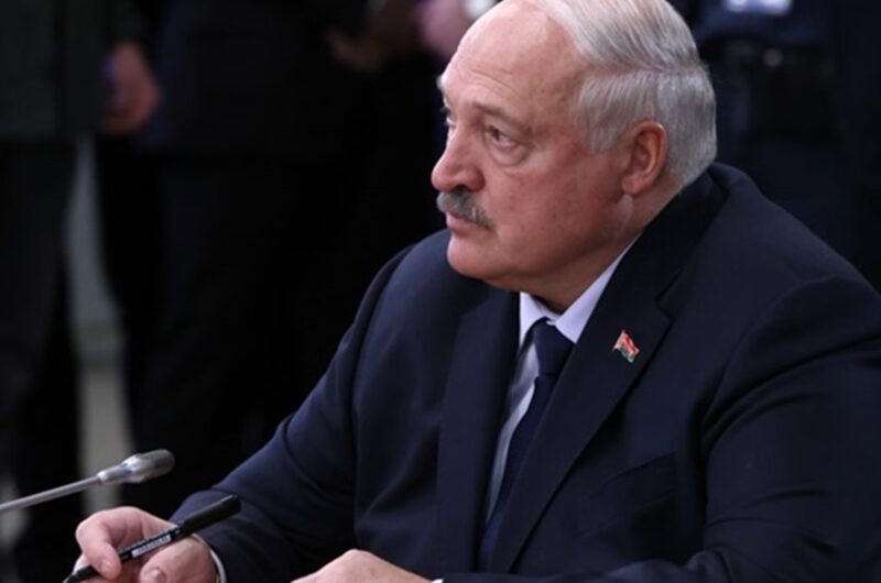 Атаки на НПЗ: Лукашенко пообіцяв "підставити плече" Росії