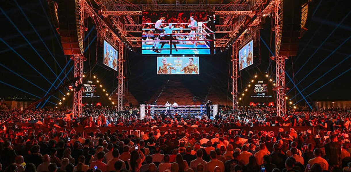 Відео найкращих моментів боїв Усика і Лапіна на Glory in Giza