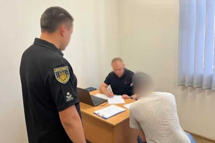 Поліція Хмельниччини викрила мешканця Київщини, який вкрав 1,6 мільйона за допомогою карток іноземців