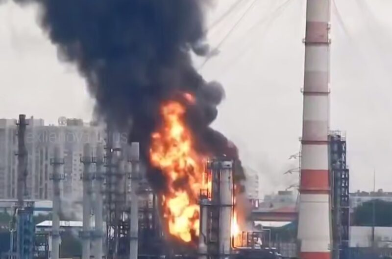 СюжетУдар в саме "сердце". Пожежа на НПЗ в Москві