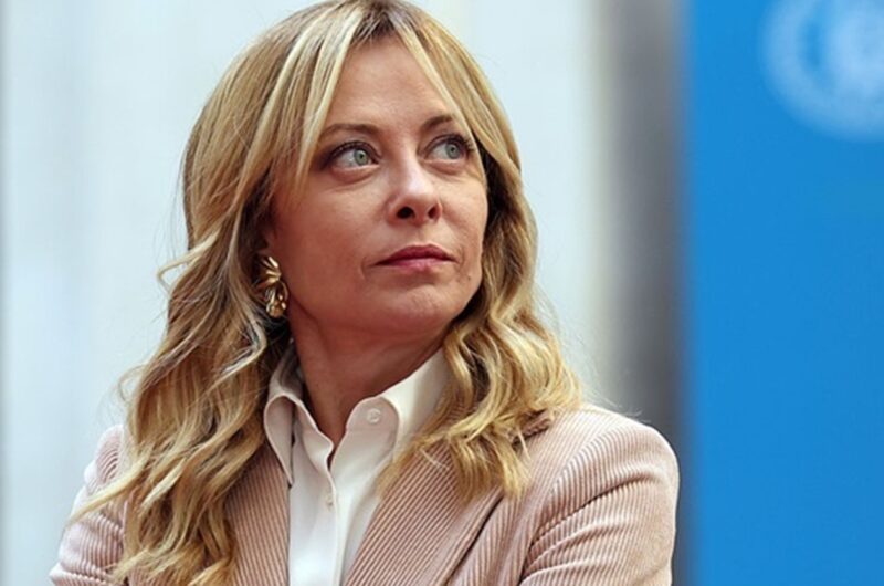 Мелоні розповіла колегам, що кинула курити