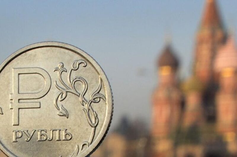 Рубль пережив найсильніше місячне падіння з 2022-го