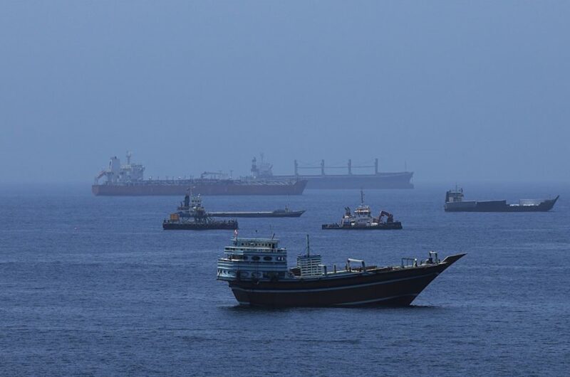ЗМІ розкрили, як ОАЕ вивозили нафту через Ормуз під час війни