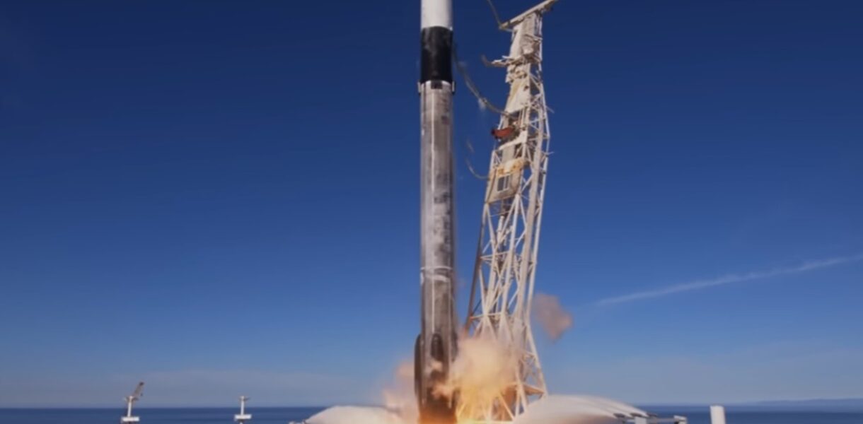 Falcon 9 успішно запустила ще понад 80 супутників у космос