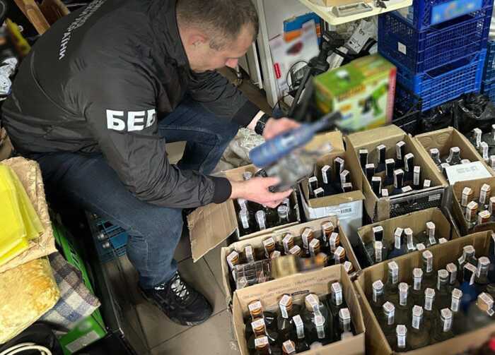 На Львівщині викрили підпільний цех із виробництва фальсифікованого алкоголю