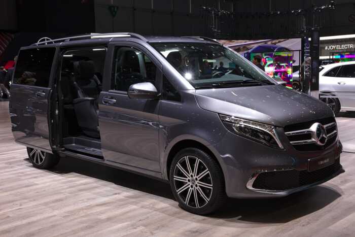 Начальник відділу НАВС Олександр Мінченко задекларував новий Mercedes-Benz V300d всього за 1,3 мільйона гривень