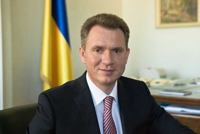 Посіпака Януковича Михайло Охендовський, який фальсифікував вибори на його користь, "віджимає" скандальну забудову Подолу