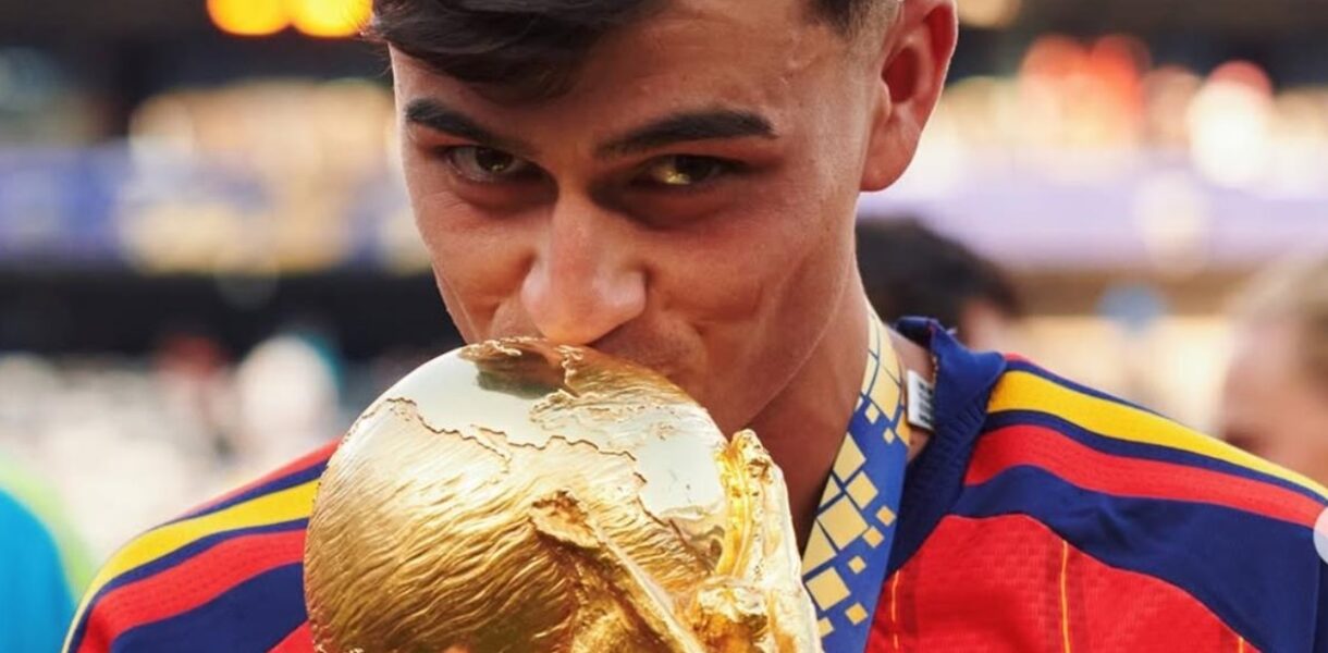 Лідер Барселони змінив зачіску після тріумфу на ЧС