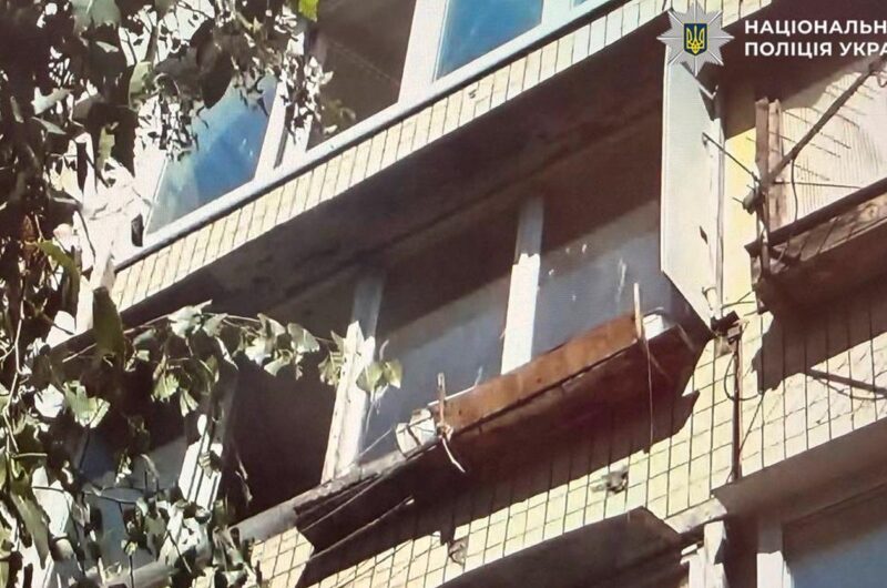 У Києві жінка викинула собаку з четвертого поверху