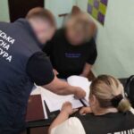На Одещині затримали матір та її співмешканця за створення порнографії і знущання з 6-річного хлопчика