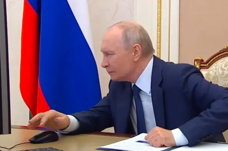 Мережу розсмішило відео голосування Путіна на виборах до Держдуми